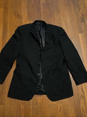 Emanuel Ungaro Black Three-Button Sport Coat 40R/32W
